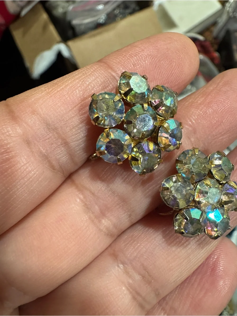 Vintage 1960s Aurora Crystal Cluster Screw back Earrings - Gold Tone - Picture 11 of 16